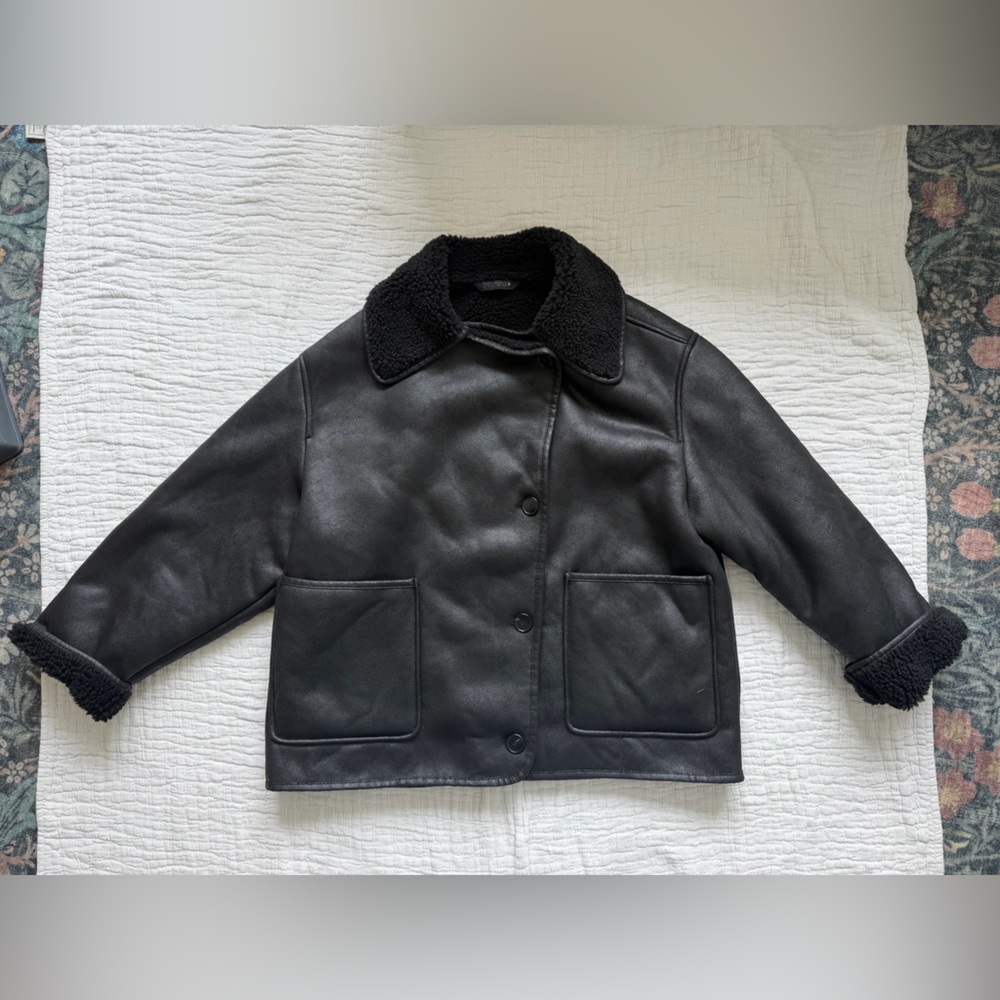 Zara Women's Black Shearling Collar Jacket